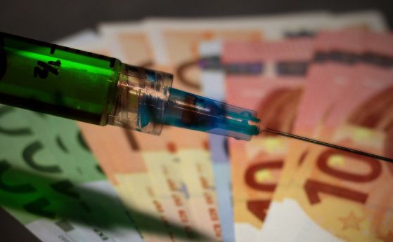 В Словакия ще раздават пари на възрастните, ако се ваксинират