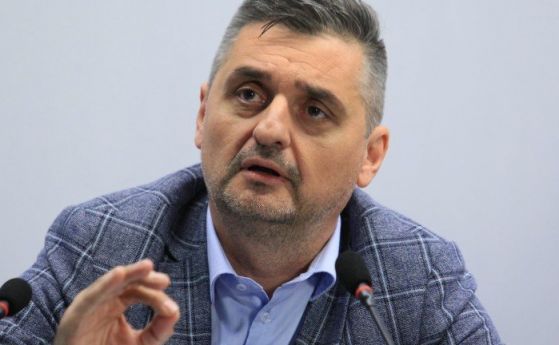 Пленум на подпис иска изключването на Кирил Добрев от БСП