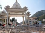 12 загинаха, стъпкани в религиозно светилище в Индия