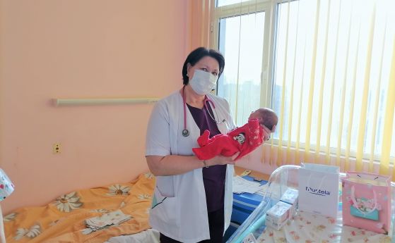 47-годишна акушерка роди първото бебе на УМБАЛ ''Св. Георги'' за 2022 г.