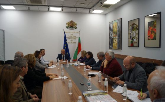 Министър Проданов обсъди бъдещи инициативи с представители на екскурзоводите и планинските водачи у нас