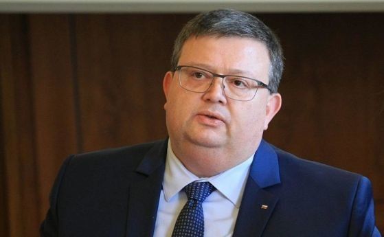 Сотир Цацаров подаде оставка