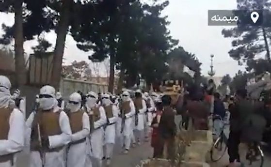 Военен парад на талибаните: Между демонстрация на сила и опит за спиране на протестите