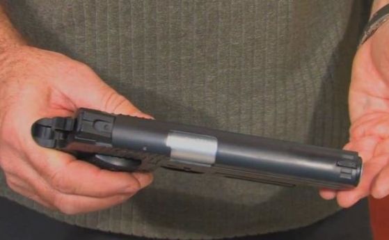 Застреляха млад мъж с незаконен боен пистолет в Сливен