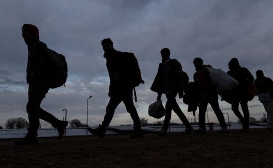 Разбита е голяма международна банда за трафик на мигранти към ЕС