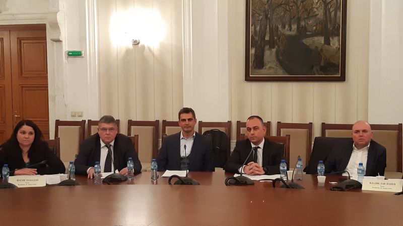 Енергийната комисия изслуша кандидатите за председател и член на КЕВР