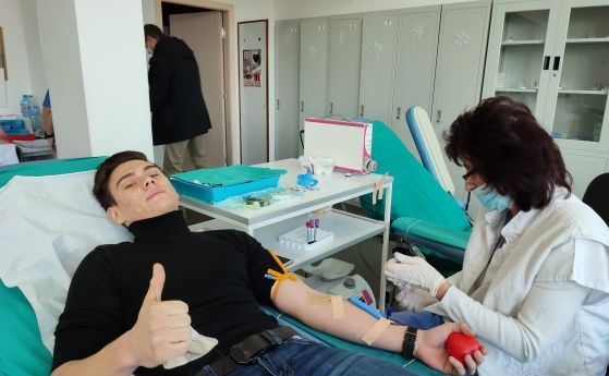 Ученици от Несебър популяризират кръводаряването