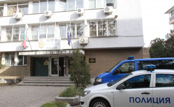 Шестима полицаи на съд за събирана такса 'спокойствие' в София