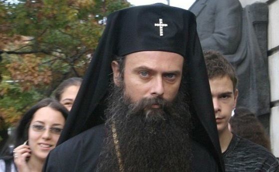 Митрополит Николай срещу кремацията: Изгарянето на човеци поругава Бог