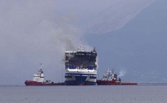 10 души от изгорелия ферибот са неизвестност, 7 от тях са българи