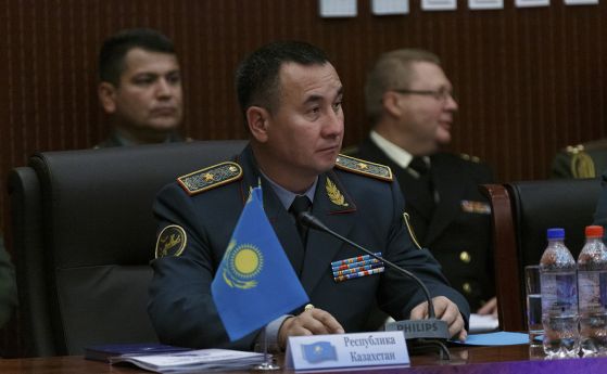 Арестуваха бившия министър на отбраната на Казахстан