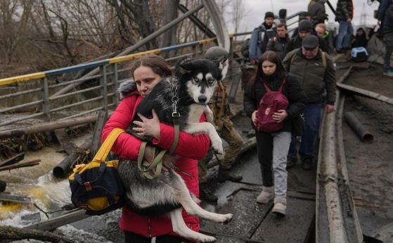 Пътят за евакуация от Мариупол миниран, коридори водят към Русия и Беларус