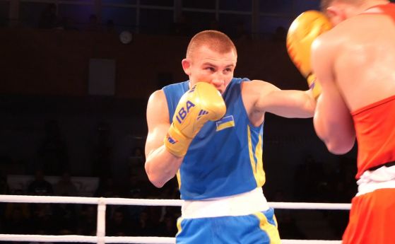 Боксова суперзвезда се върна в Украйна, за да спаси семейството си от войната