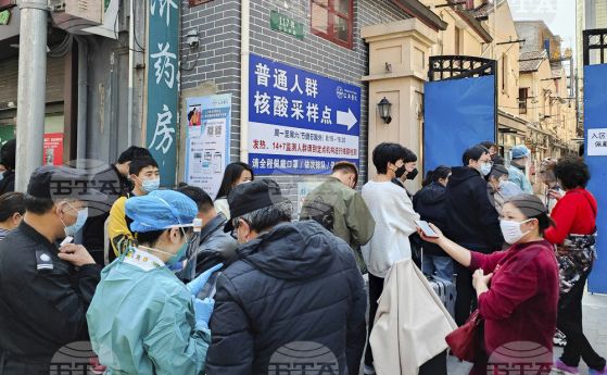 Китайската стратегия ''нула COVID'' не проработи: страната регистрира пик на заразени
