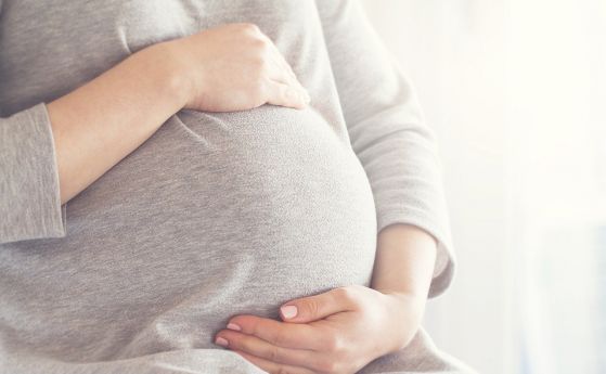 Рискът бременна жена с COVID-19 да зарази бебето си е минимален