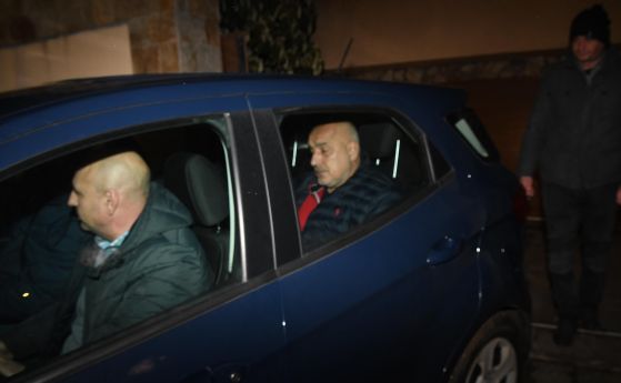 Полицията изведе Борисов от дома му в Банкя