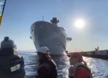 Видео: Украинци опитаха да спрат яхтата на Абрамович в Турция