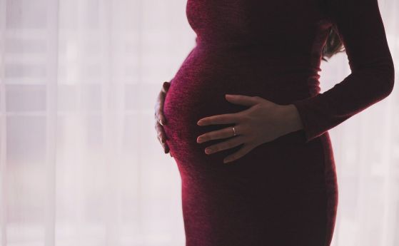 Бременните жени могат да се ваксинират срещу COVID след третия месец