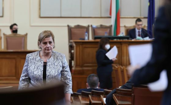 Прокуратурата разследва депутата Елена Гунчева за престъпление против републиката