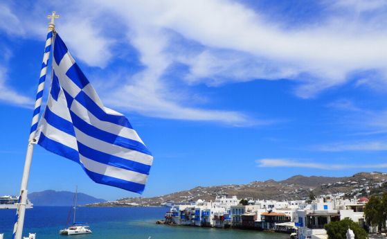 Стачка в Гърция спира градския транспорт, фериботите и влаковете утре