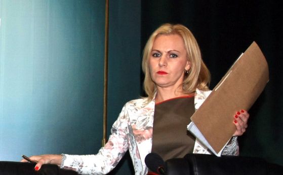 Бившият румънски министър Елена Удря е задържана за 72 часа, чака се превод на заповедта за арест (допълнена)
