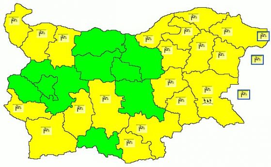 Силен вятър и жълт код за опасно време в 19 области