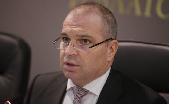 Институтът за пътна безопасност иска от Слави Трифонов оставката на министър Караджов