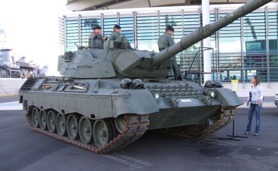 Германия скоро ще реши за стари танкове и бронирани машини за Украйна