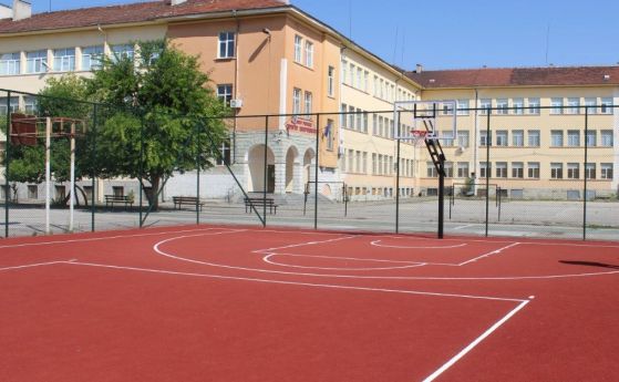 58 училища ще имат нови спортни площадки, 50 съществуващи ще бъдат ремонтирани