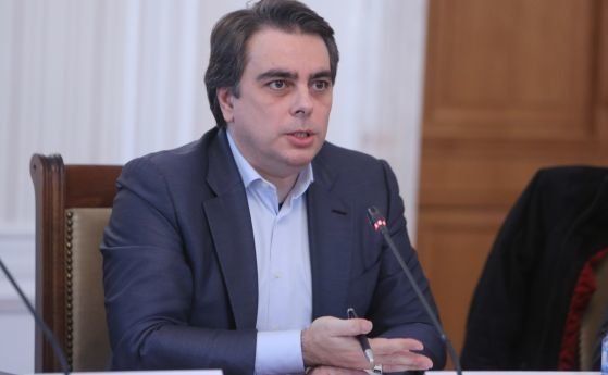 България ще поиска изключение за ембаргото за руския петрол, обяви Асен Василев