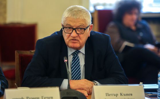 БСП намекна за вдигане на всички пенсии с 21% от юли