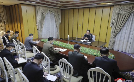 При над 100 700 случая дневно Северна Корея отмени локдауна