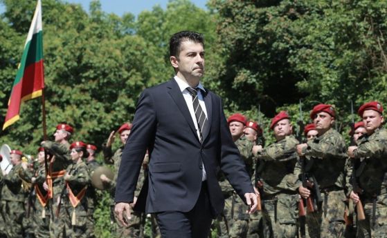 Премиерът обеща, че няма да решава сам за Македония