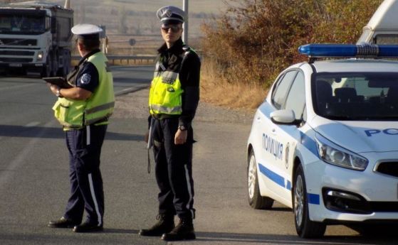 Задържаха румънец, предложил подкуп на полицаи в Котел