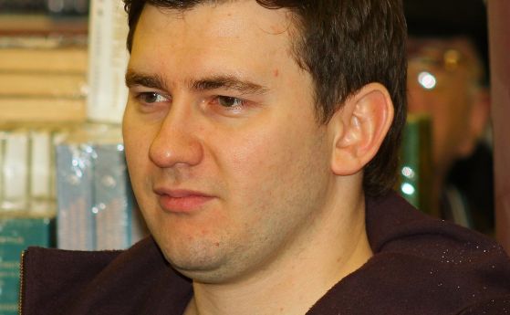 Русия обяви за издирване известния писател фантаст Дмитрий Глуховски