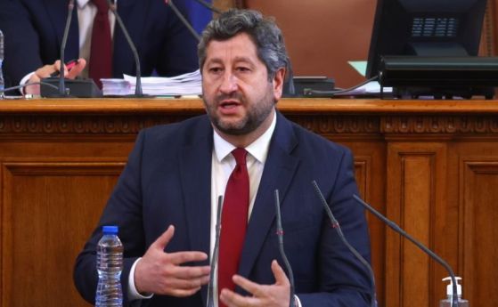 Христо Иванов: Постановката със Северна Македония е измислена димна завеса