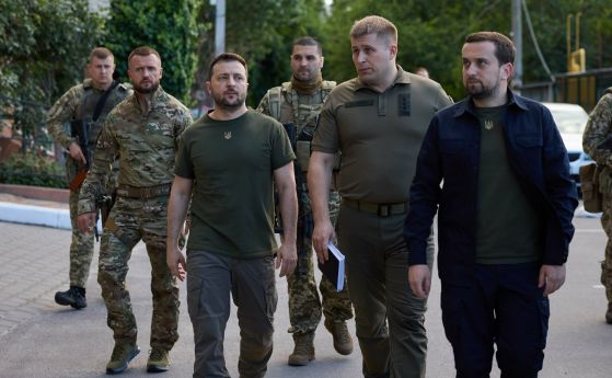 Зеленски обсъди в Одеса отбраната и организирането на коридор за изнасяне на зърно