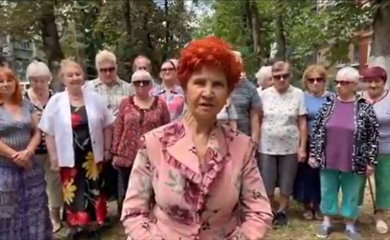 Бабите от Отрядите на Путин зоват Мъск да се премести в Русия (видео)