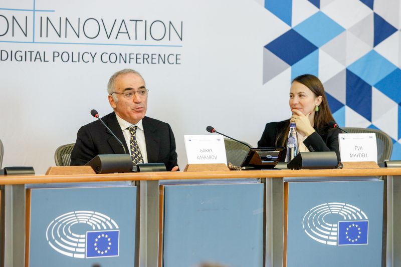 Regulation4Innovation 2022 Eva Maydell Garry Kasparov