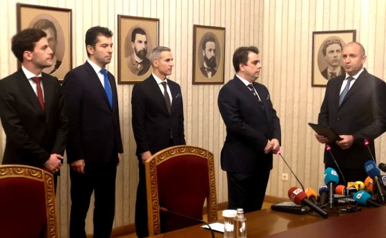 Президентът връчи мандатa за съставяне на правителство на Асен Василев (видео)