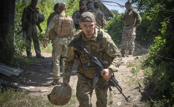 Украински войници в Донецк