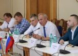 Българката "делегация" на среща в парламента на Крим. Кметът на Опан - Генчо Колев е първият вляво.
