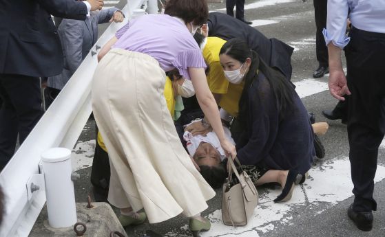 Тленните останки на Шиндзо Абе вече са в Токио