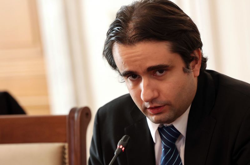 Министърът на електронното управление в оставка Божидар Божанов е изпратил