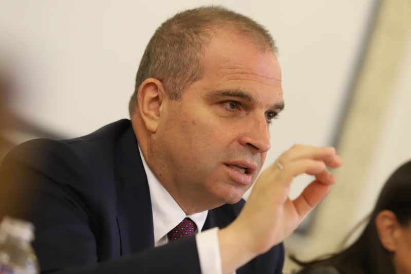 На изпроводяк министърът на регионалното развитие в оставка Гроздан Караджов