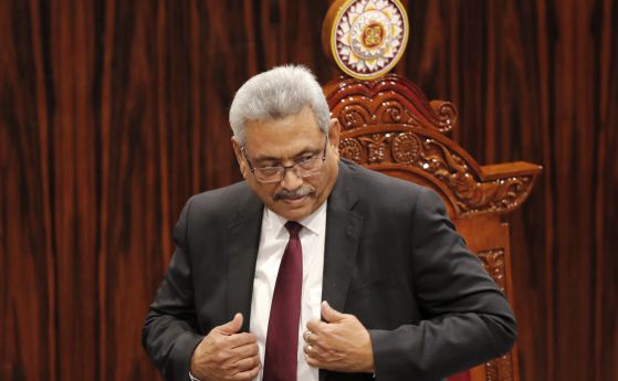 Президентът на Шри Ланка Готабайя Раджапакса е напуснал Малдивите с