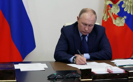 Путин вдига пенсиите на военните, оставя в армията на служба ранените по време на война