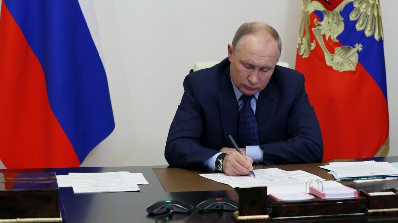 Руският президент Владимир Путин подписа указ за индексиране на военните