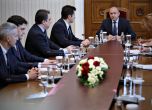 Президентът Радев разговаря с Кирил Петков в началото на консултациите му с Продължаваме промяната