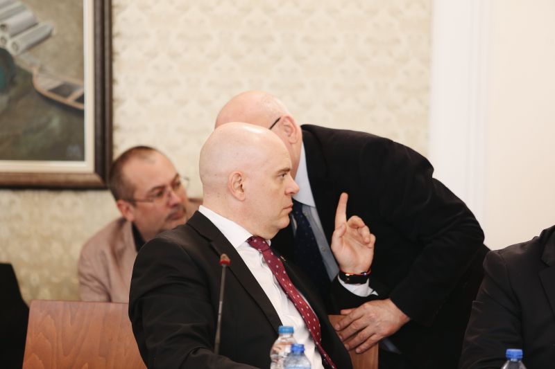 Не пращам аз имейлите до Европейския парламент, не искам да